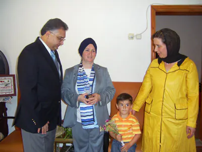 Dr. Turgay Şenen, LÖSDER Başkanı Nihal Akar ve Muhammet Efe ile ailesi